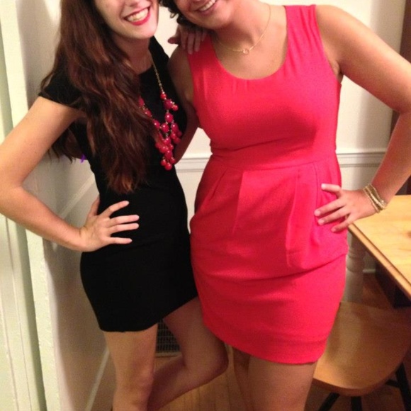 Coral Forever21 Dress with Pockets! - Picture 2 of 5